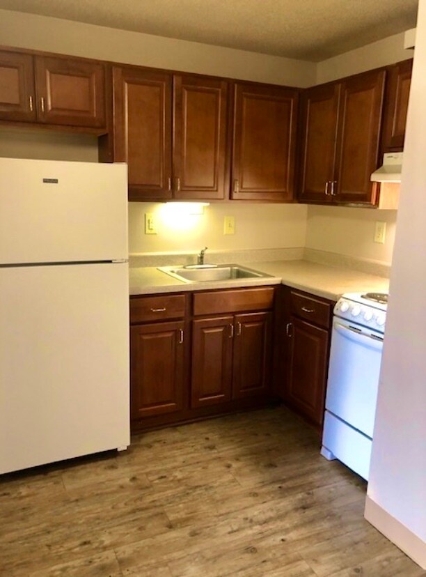 Updated cabinets and countertops - Silvertree Seniors