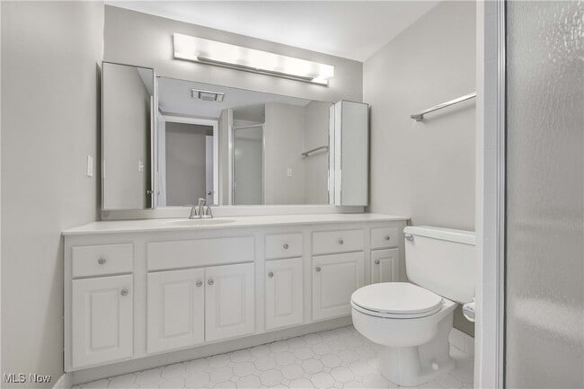 Building Photo - 12550 Lake Ave Unit 706