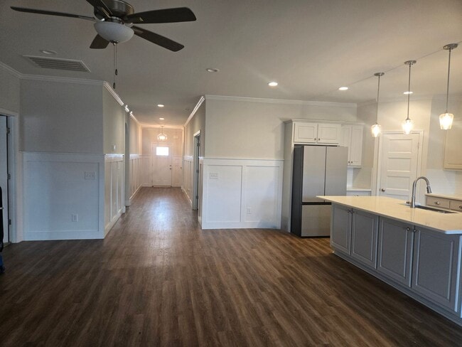 Photo - FOR RENT in MIDLAND! Available Now!