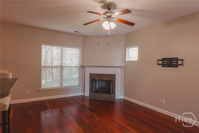 Photo - 260 Summer Hill Way