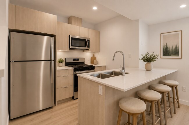 Photo - 10969-10130 130 St NW