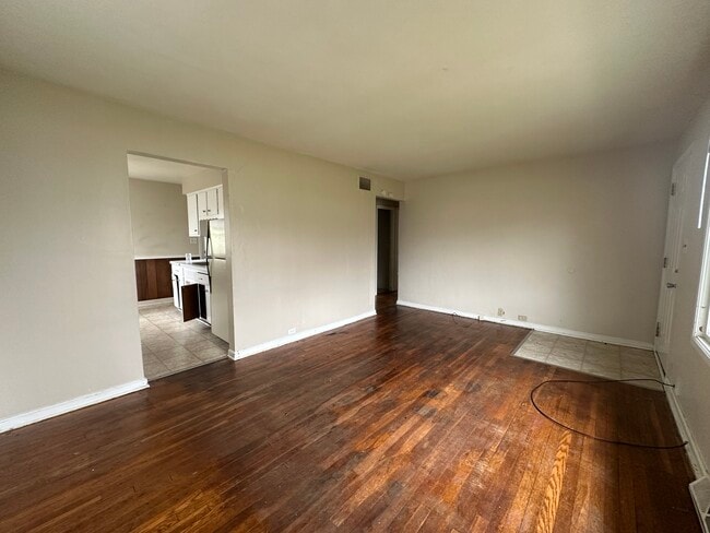 Photo - 930 Greenview Ave