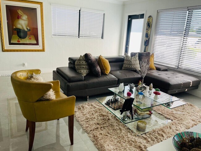 Photo - 3049 NW 6th Ave