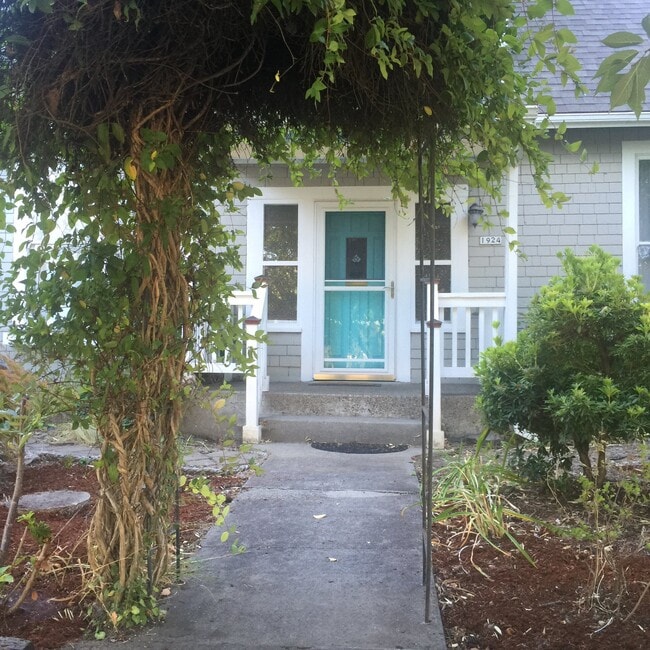 1924 17th Ave