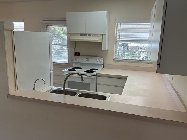 Photo - 2BR Home Near Merchants Walk, Walmart & Polk Parkway