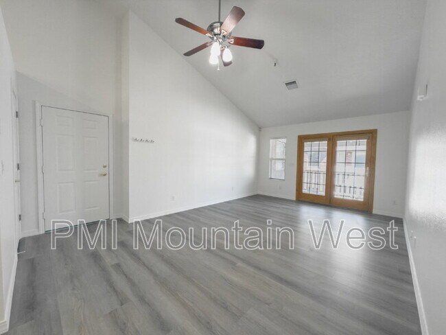 Photo - 320 N 500 W Unit 304
