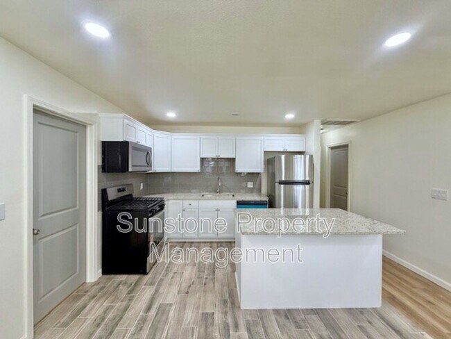 Photo - 305 N Dogwood St Casa