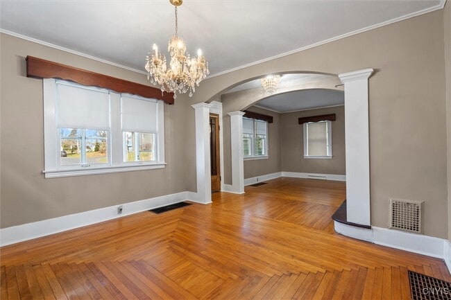 Photo - 1313 Grant Blvd