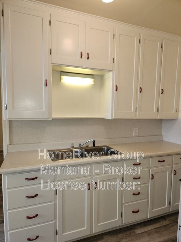 Photo - 334 W Alder St