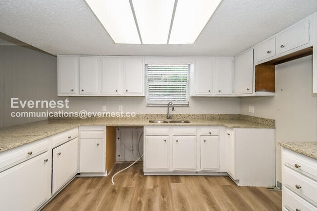 Photo - 3323 Lakemar Pl