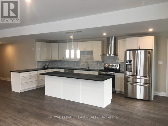 Photo - 1929 River Rd Unité B