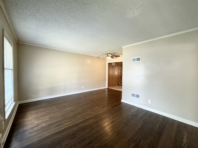 Photo - 1401 E 23rd Ave
