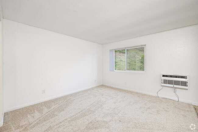 2BR, 1BA - 800SF - Living Room