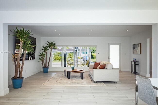 Photo - 1080 NE 104th St