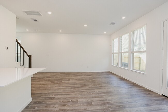 Photo - 625 Royal Arch Dr