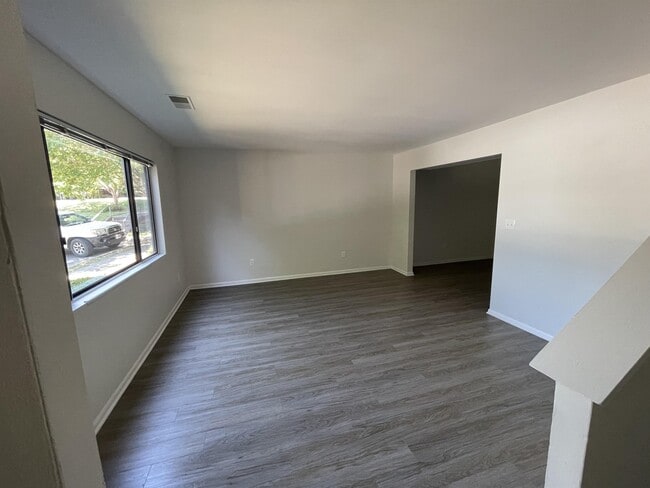 Photo - 158 Harvest Dr