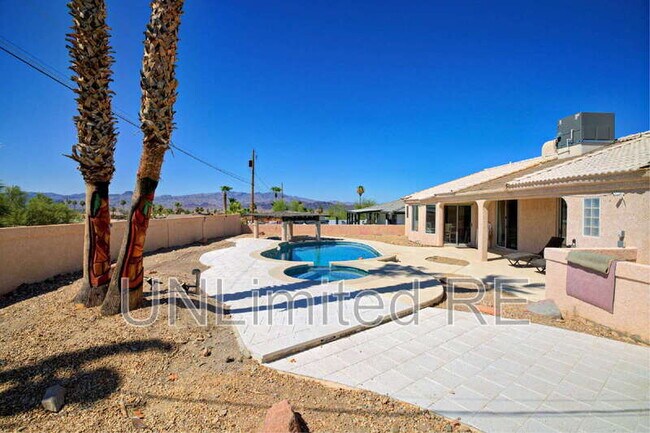 Photo - 304 Acoma Blvd S