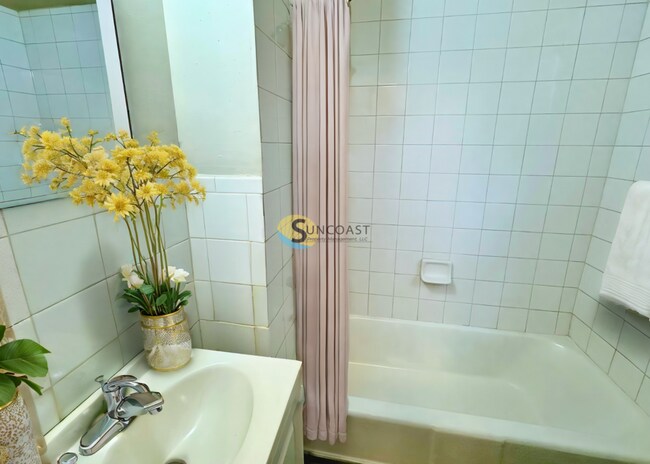 Photo - Price DROP! Get a $150 Amazon Gift Card! C...