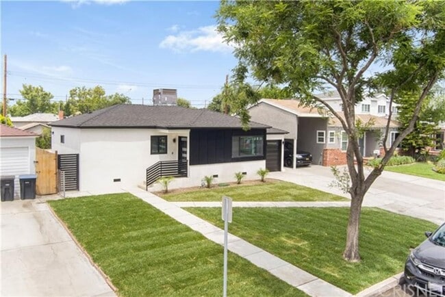 Photo - 2025 N Pass Ave