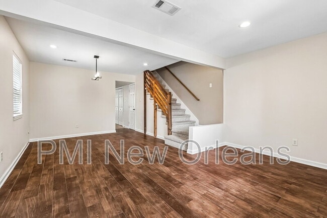 Photo - 6468 Avenue B