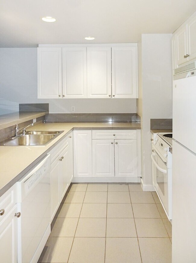 Photo - 1bd/1ba Seattle Condo Unit 608