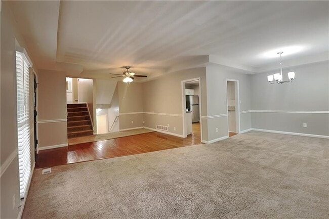 Photo - 1746 Charrington Way