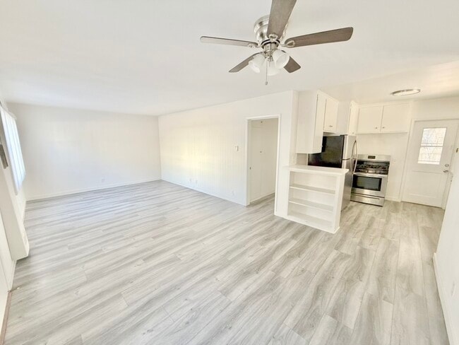 Photo - 231 California Ave Unidad 1056