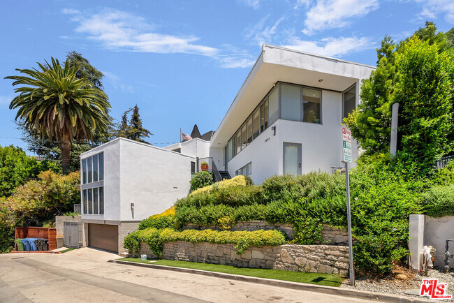 Building Photo - 1941 Glencoe Way Rental