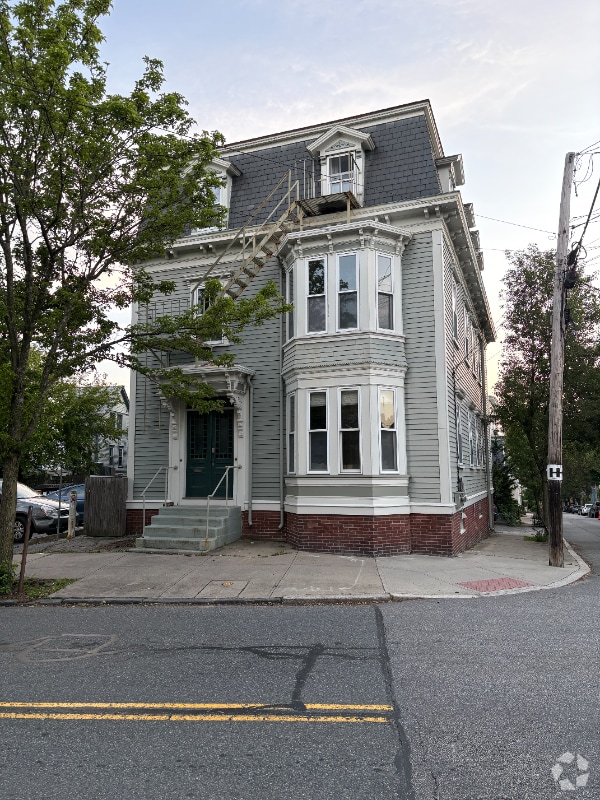 Building Photo - 54 Hope St Rental