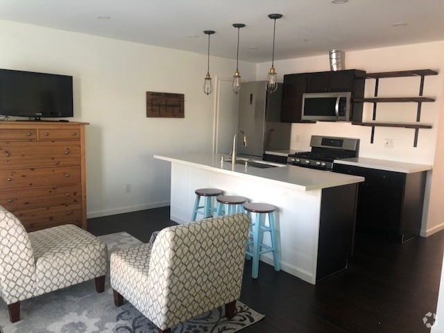 Building Photo - 2588 Lime Ave Unit 2588 Rental