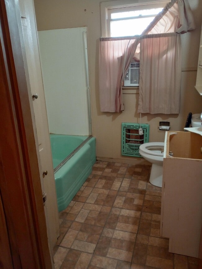 Photo - 806 Jackson St