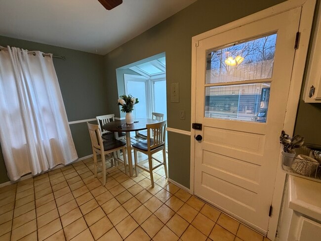 Photo - 202 Hickory Rd