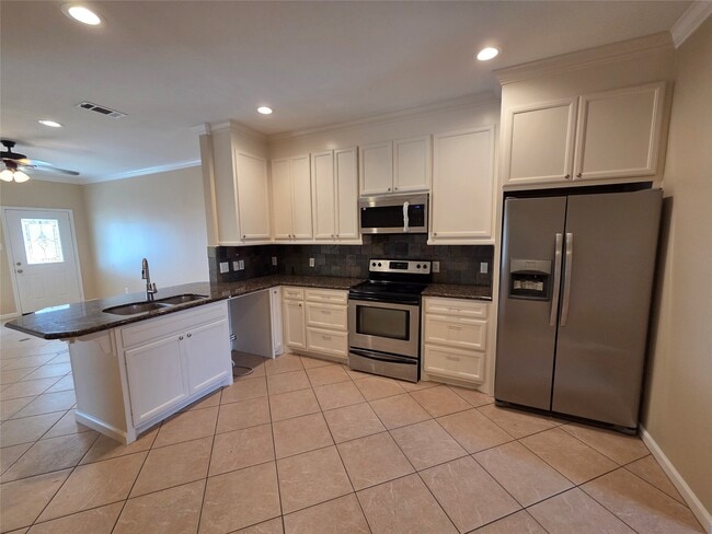 Photo - 928 Runneburg Rd