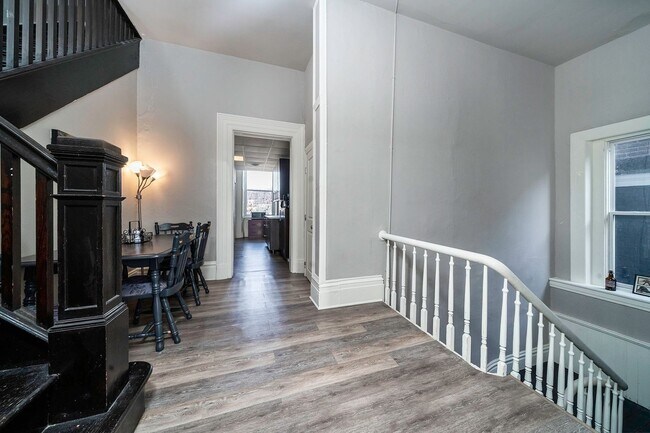 2353 Sidney St Unit 2