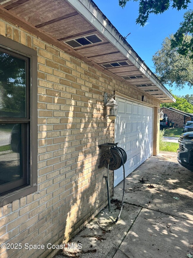 Photo - 836 Glencove Ave NW
