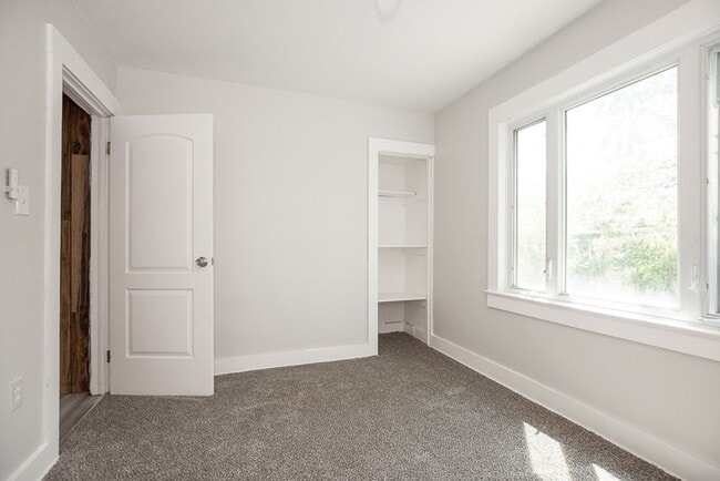 Building Photo - 3408 E 140th St Unit 3408 E 140 ST-  1 Rental