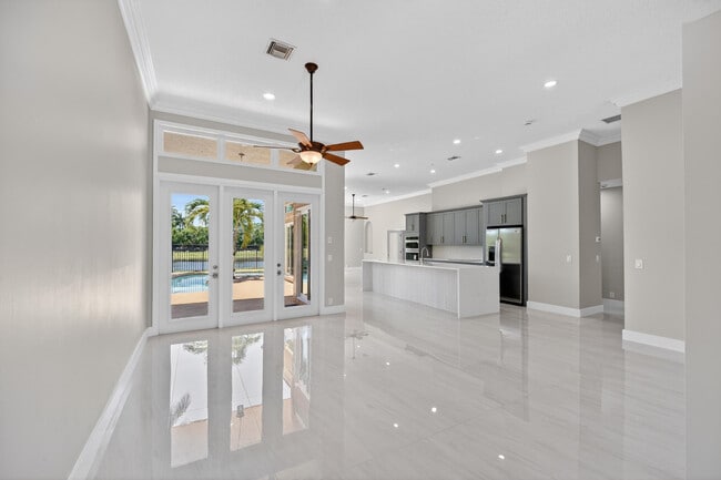 Photo - 3043 Lakewood Dr