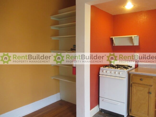 Photo - 103 Maple St NE Unit B