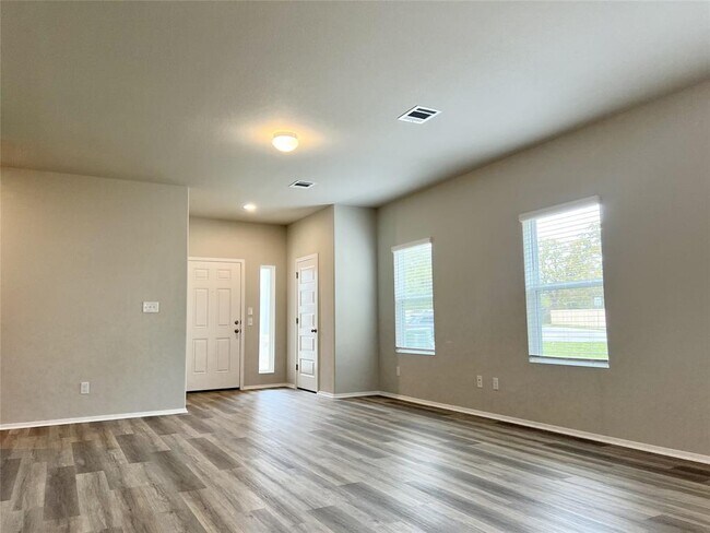 Photo - 13 Bent Trl Ln