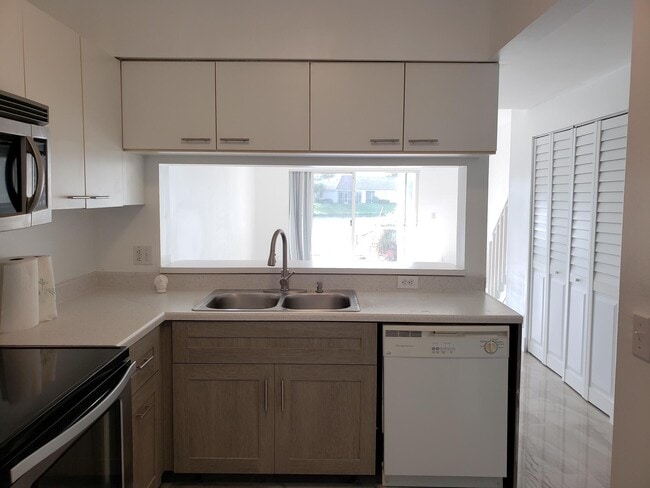 Photo - 4963 SW 31st Terrace