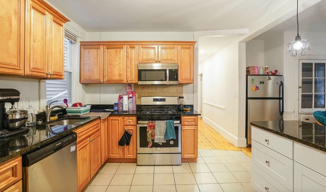 Building Photo - 13 Sachem St Unit 2 Rental