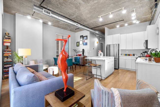 Photo - 2 Bed 2 Bath - Mount Vernon Condo - Garage Parking Space Included Unit 405