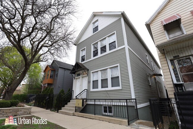 Photo - 1738 W Altgeld St Unit A00C