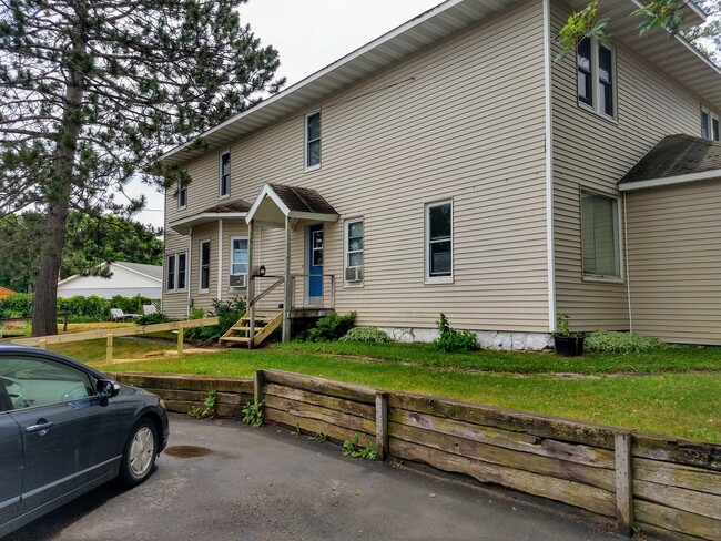Private Entrance - 212 7th St Apartments Unit C
