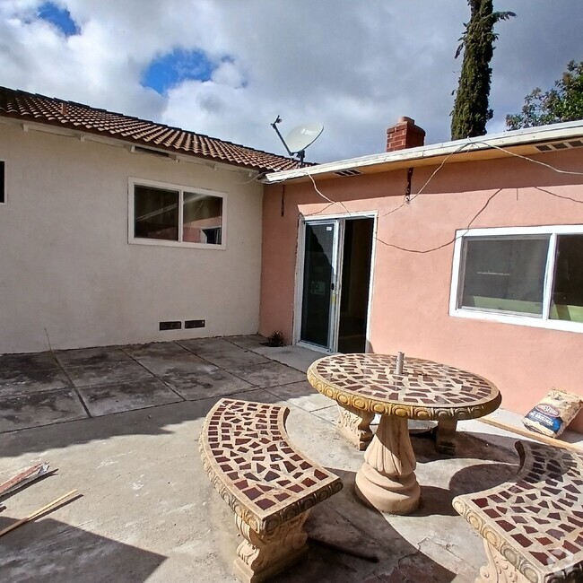 Building Photo - Detached home Minutes to SDSU