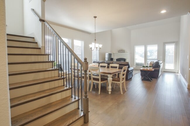 Photo - 47 N Lochwood Way
