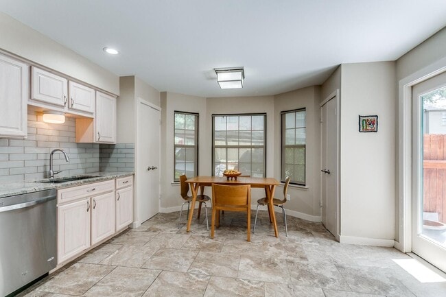Photo - 7711 Callaghan Rd