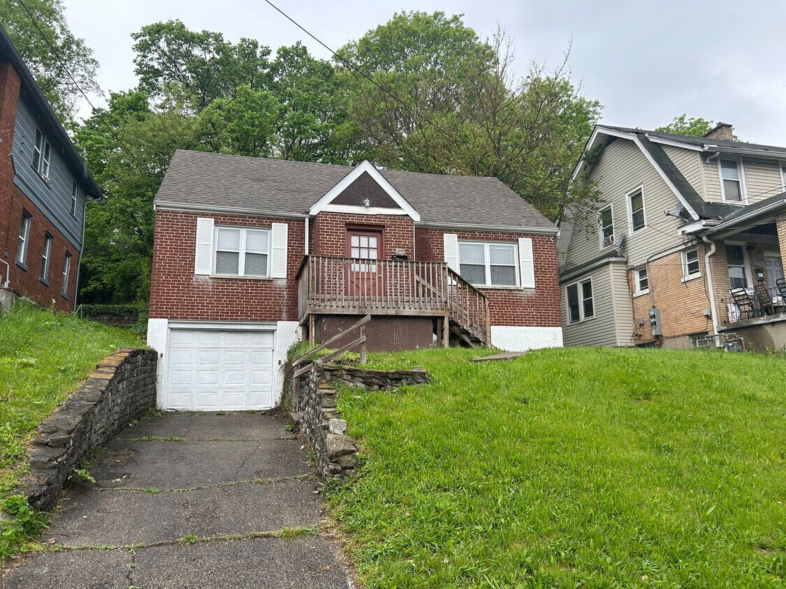4 Bedroom House - 4 Bedroom House