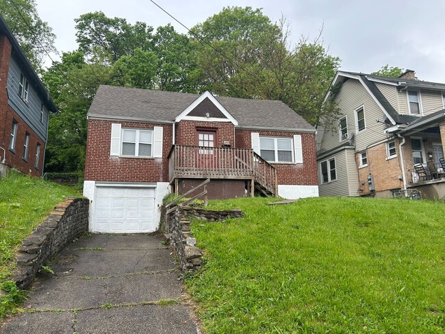 4 Bedroom House - 4 Bedroom House