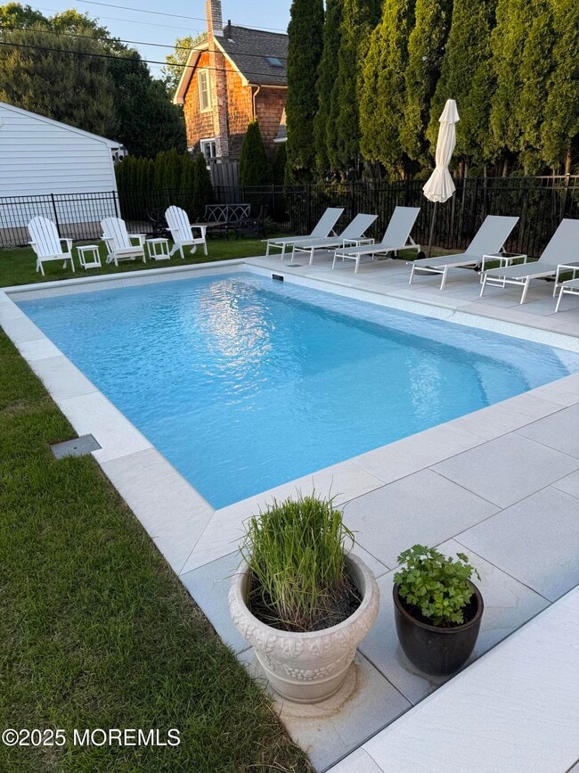 Photo - 502 Tuttle Ave